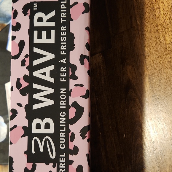 Beachwaver triple barrel curling iron - Picture 2 of 6